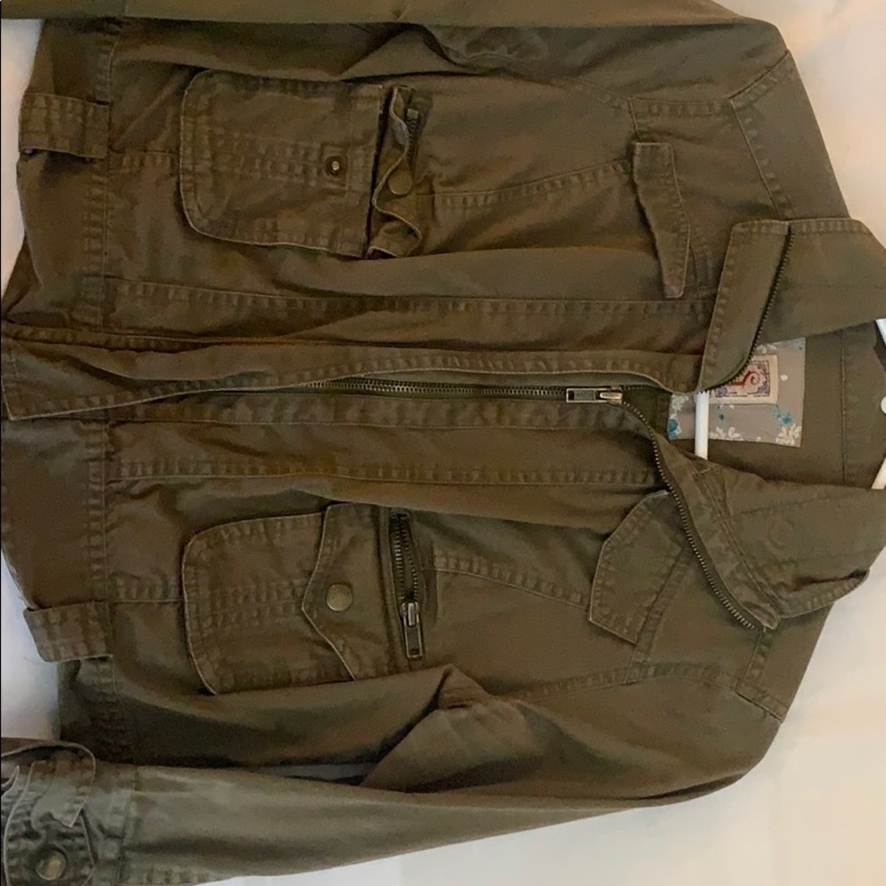 Crop top green jacket